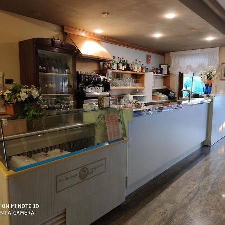 Hotel San Remo サン・ゼーノ・ディ・モンターニャ エクステリア 写真