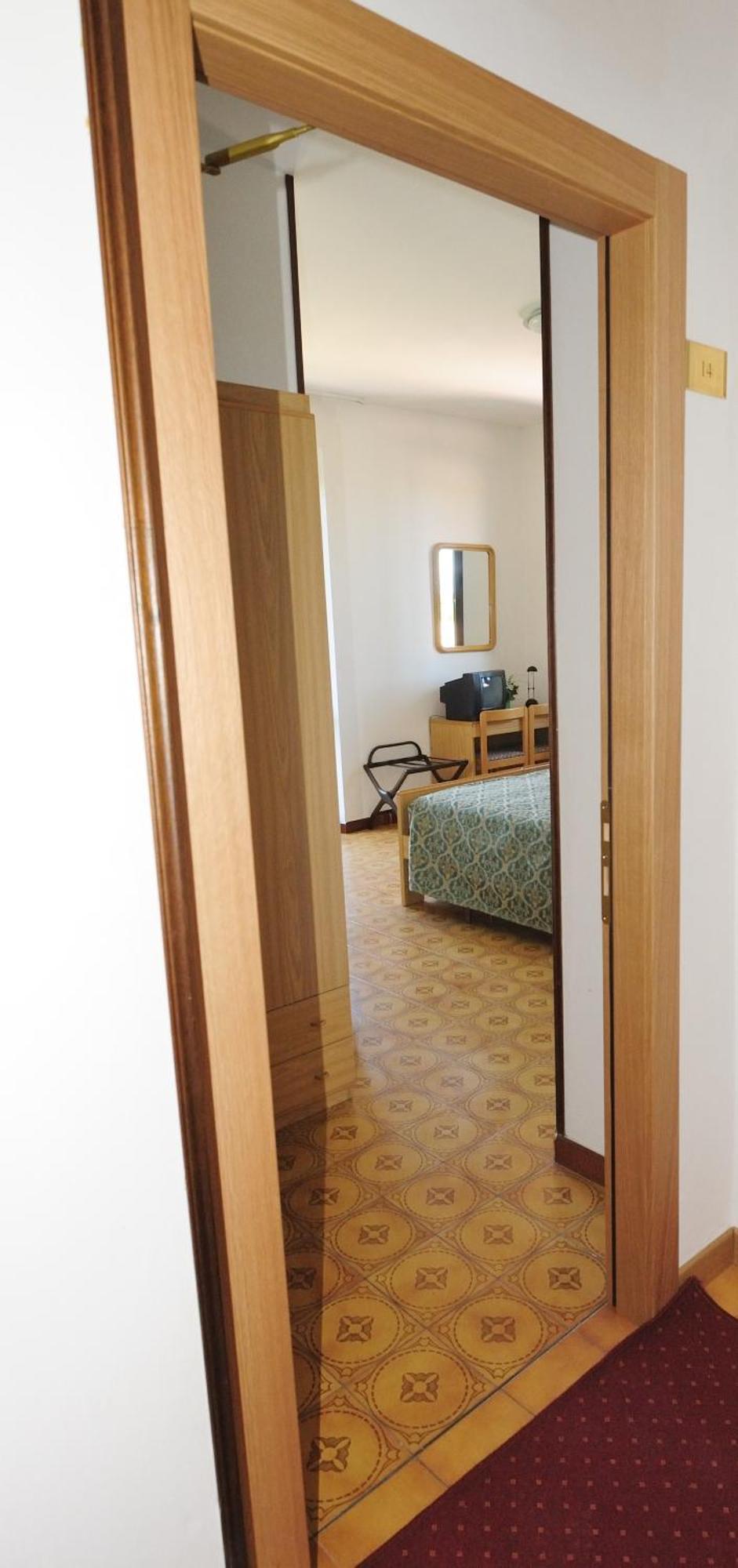 Hotel San Remo サン・ゼーノ・ディ・モンターニャ 部屋 写真